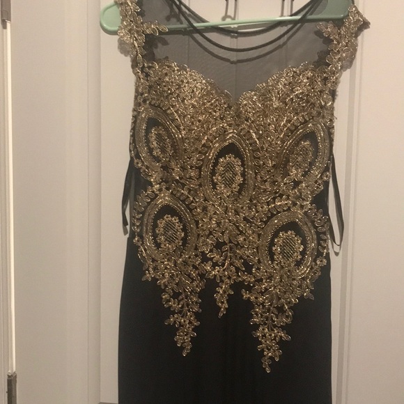 Black and Gold Gown - Picture 1 of 6